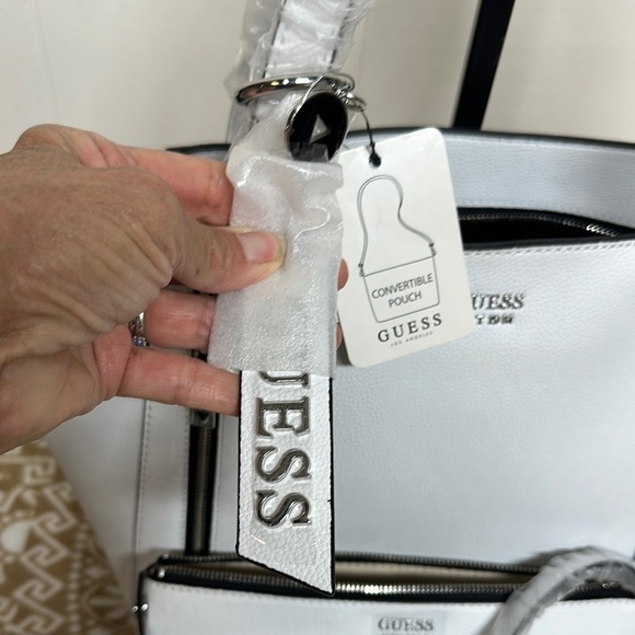 Guess White Naya TravelBag Set - Picture 2 of 15